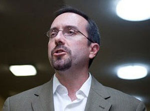 1-jon-bass-sazogado-1