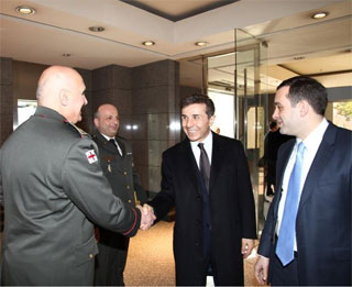 1-TavdacvaSi-politika1