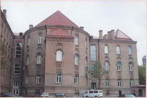 ganatlebis-saministro