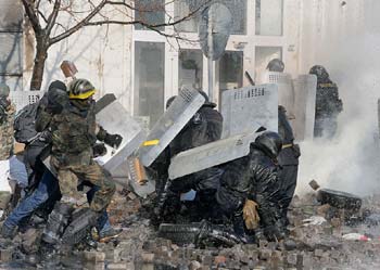 1-stolknovenia-akt-1