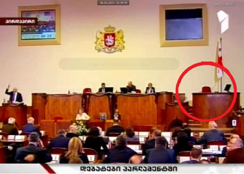 saakaSvili-parlamentSi2